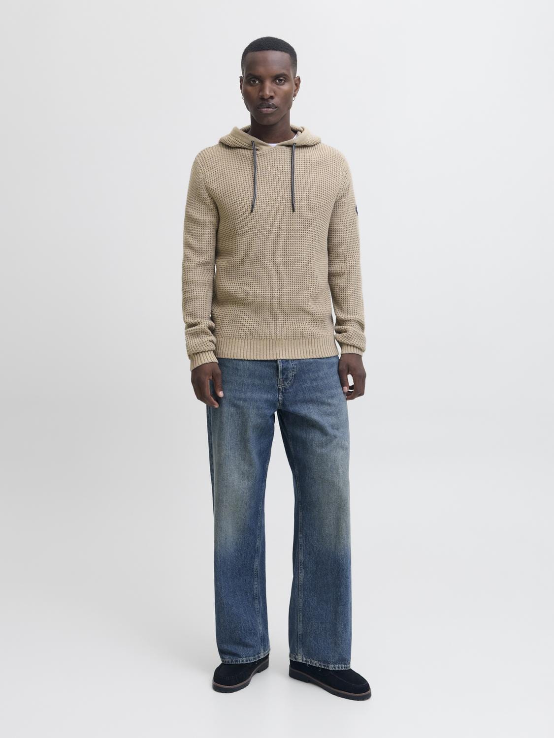 model_shot-front_full